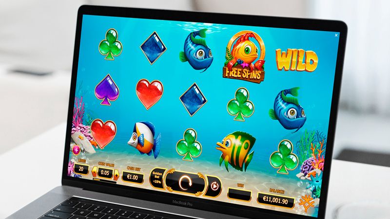 Golden Fish Tank slot machine